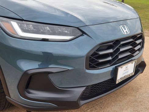 Used 2025 Honda HR-V Sport image 12