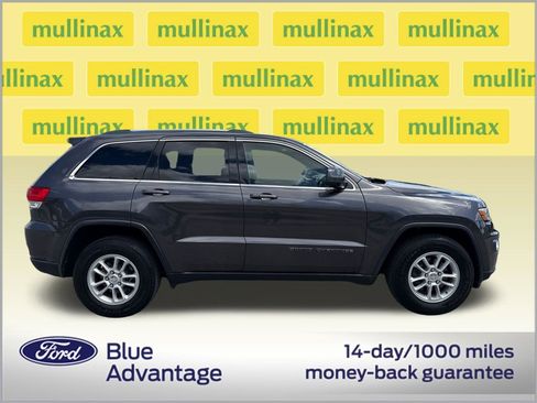 Used 2018 Jeep Grand Cherokee Laredo image 2