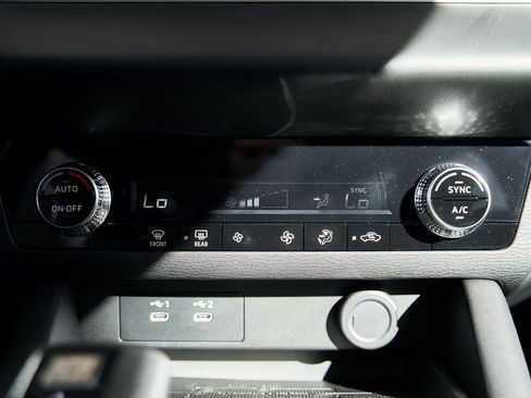 New 2025 Mitsubishi Outlander ES image 49