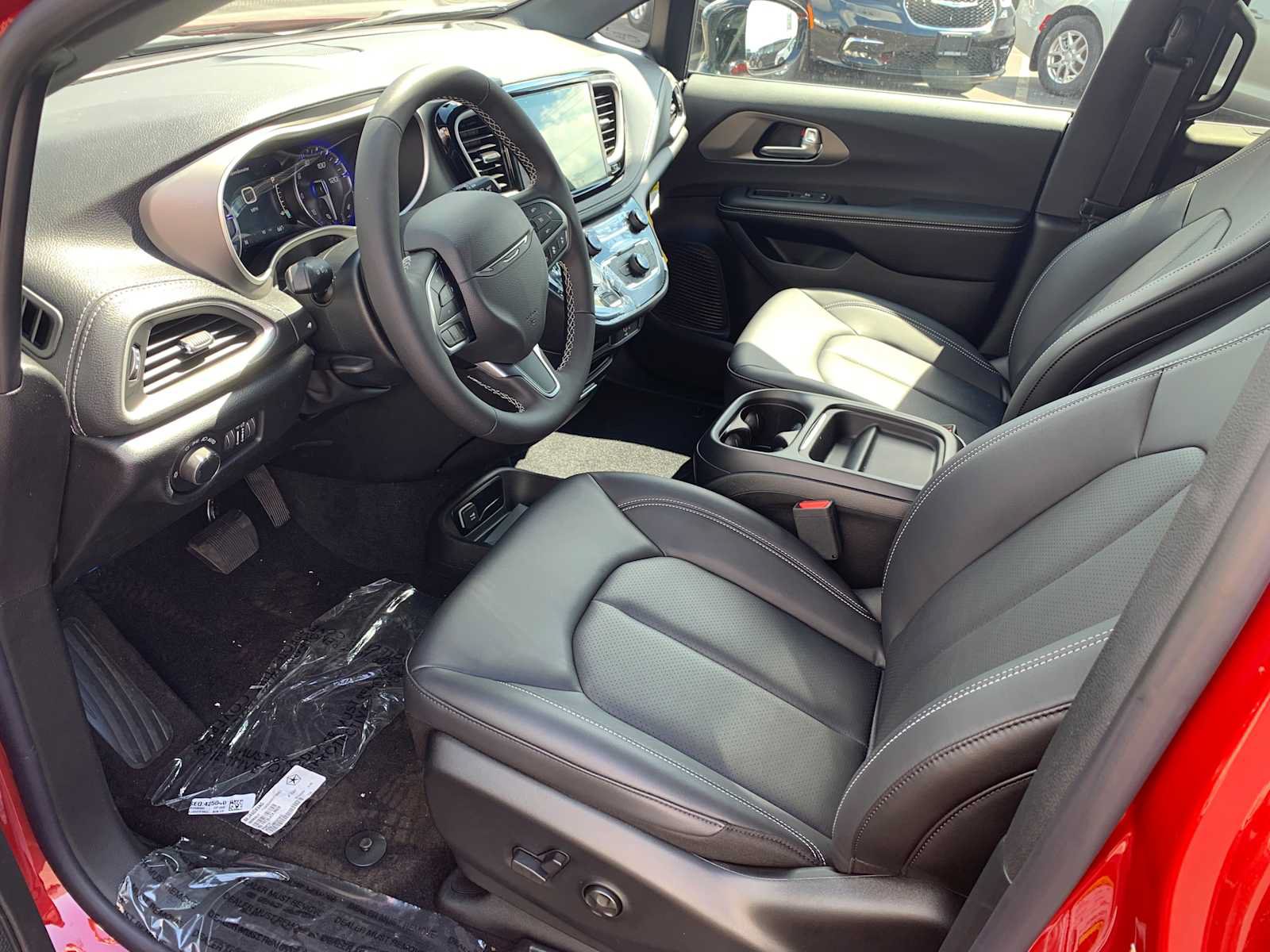New 2027 Chrysler Pacifica Select FWD image 11