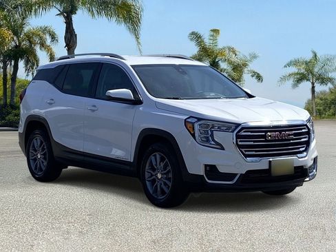 Used 2024 GMC Terrain SLT AWD/4WD image 6