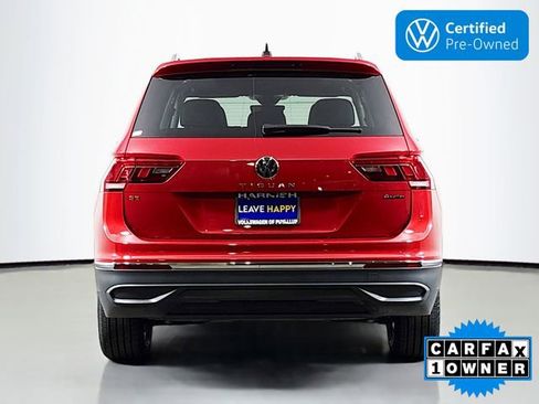 Certified 2022 Volkswagen Tiguan SE w/ Panoramic Sunroof Package image 6
