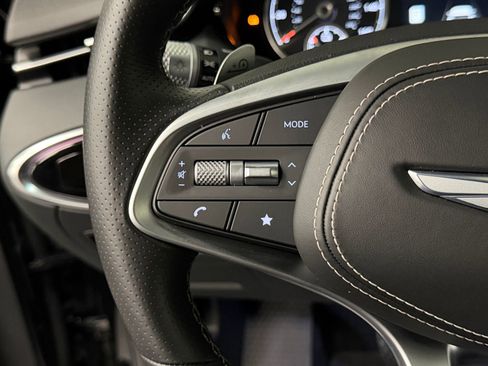 Used 2025 Genesis Electrified GV70 Advanced image 28