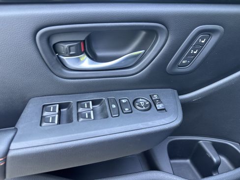 Used 2023 Honda Pilot TrailSport image 9