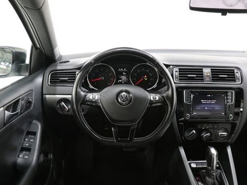 Used 2016 Volkswagen Jetta Sport FWD image 11