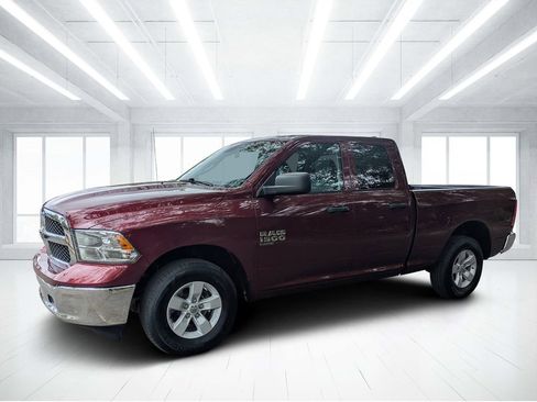 Used 2024 RAM 1500 Classic SLT AWD/4WD image 7