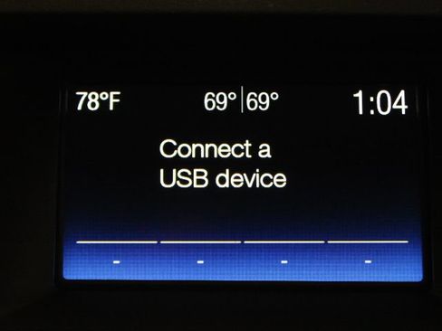 Used 2017 Ford Edge SEL FWD image 3