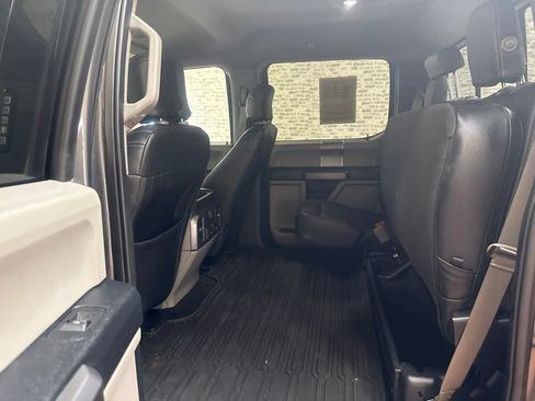 Used 2019 Ford F150 XLT w/ Equipment Group 302A Luxury AWD/4WD image 13