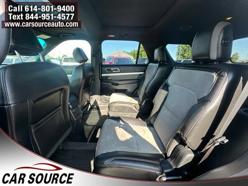 Used 2017 Ford Explorer XLT w/ Equipment Group 202A AWD/4WD image 22