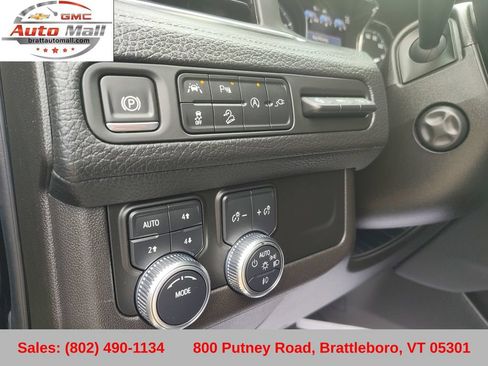 Used 2021 GMC Yukon XL Denali w/ Denali Premium Package AWD/4WD image 32