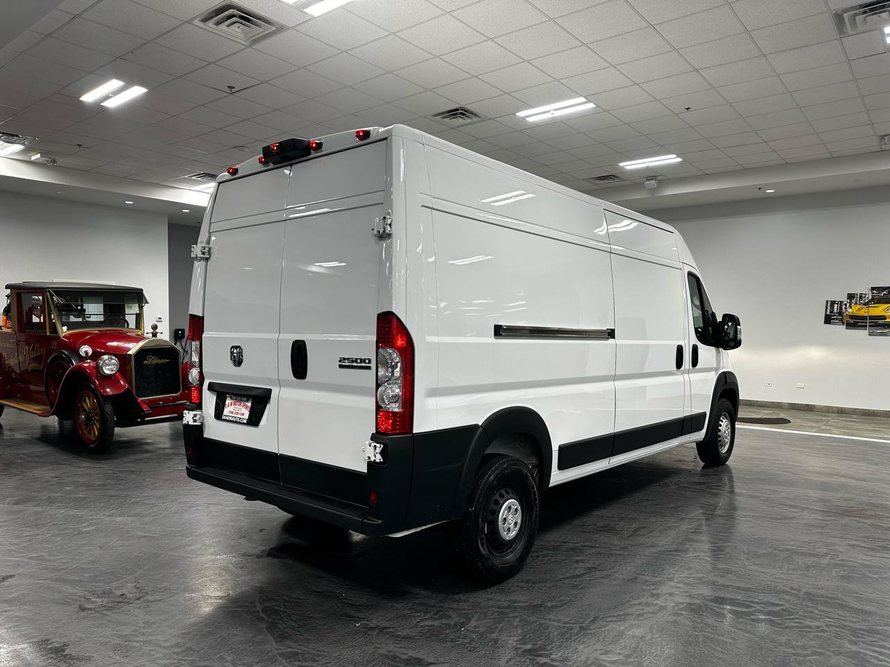 Used 2025 RAM ProMaster 2500 w/ Convenience Group FWD image 5