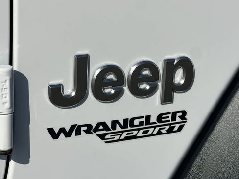 Used 2019 Jeep Wrangler Sport image 29