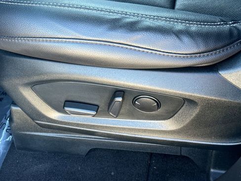 Certified 2022 Ford Explorer Limited w/ Equipment Group 301A image 24