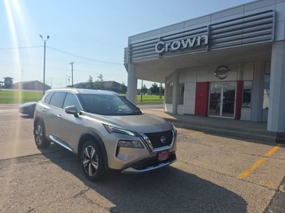 Certified 2022 Nissan Rogue Platinum w/ Head-Up Display Package