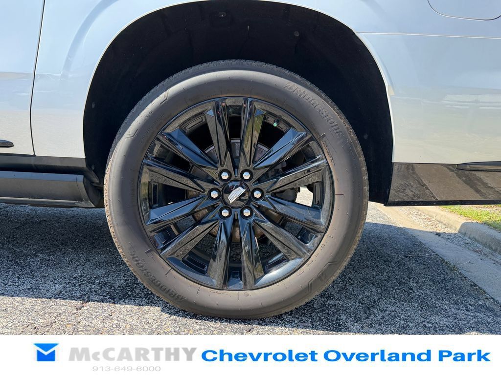 Used 2021 Cadillac Escalade ESV Sport w/ Driver Assist Tech Package AWD/4WD image 9