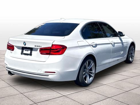 Used 2018 BMW 330i Sedan w/ Convenience Package RWD image 9