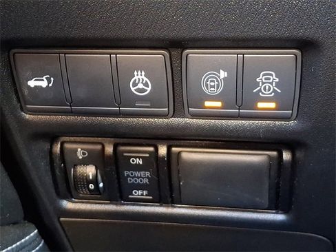 Used 2019 Nissan Armada Platinum w/ Captain's Chairs Package image 23