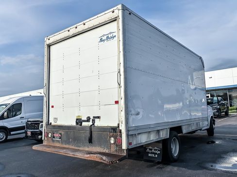 Used 2018 Chevrolet Express 3500 Extended w/ Power Convenience Package RWD image 6
