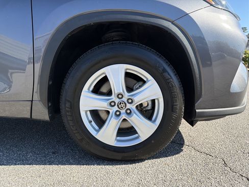 Certified 2024 Toyota Highlander LE image 24