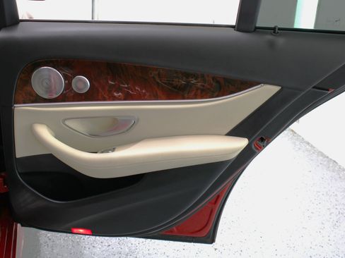 Used 2017 Mercedes-Benz E 300 image 45