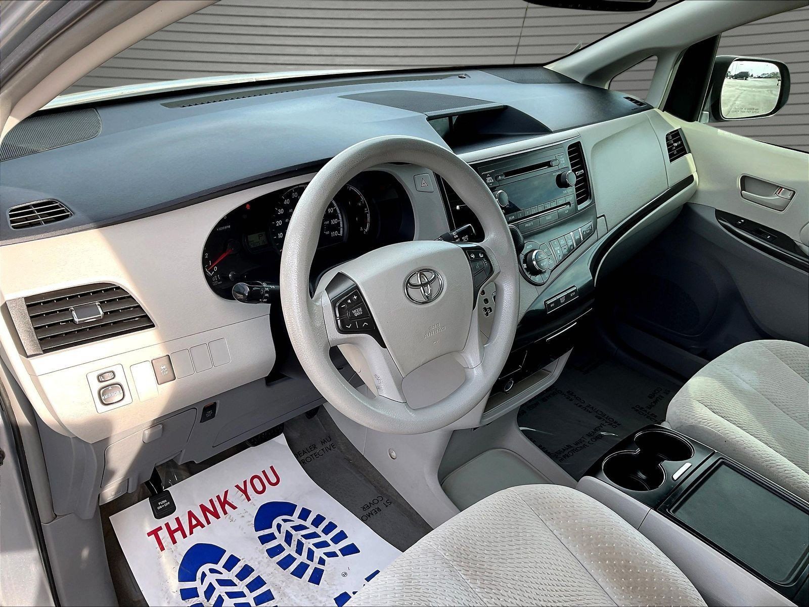 Used 2013 Toyota Sienna LE FWD image 16