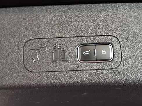 Used 2022 Lincoln Aviator AWD image 7