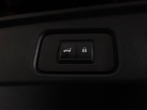 Used 2025 Nissan Pathfinder SL image 28