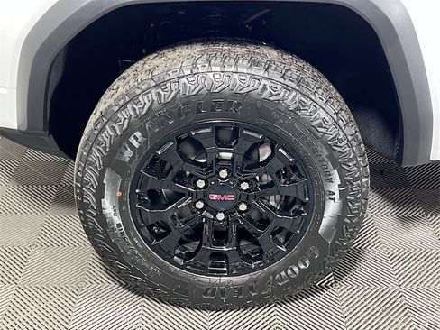 New 2026 GMC Canyon Elevation w/ Convenience Package image 24