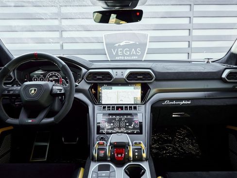 Used 2024 Lamborghini Urus Performante image 58