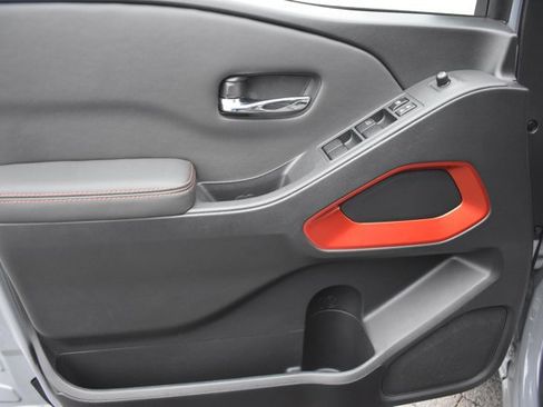 Used 2024 Nissan Frontier PRO-4X w/ Technology Package image 12