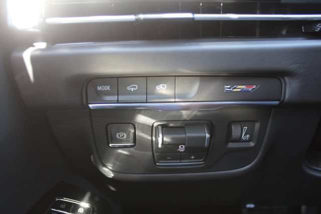 Used 2026 Cadillac Escalade V AWD/4WD image 30