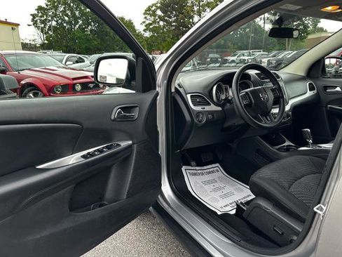 Used 2016 Dodge Journey SXT w/ Comfort/Convenience Group image 11