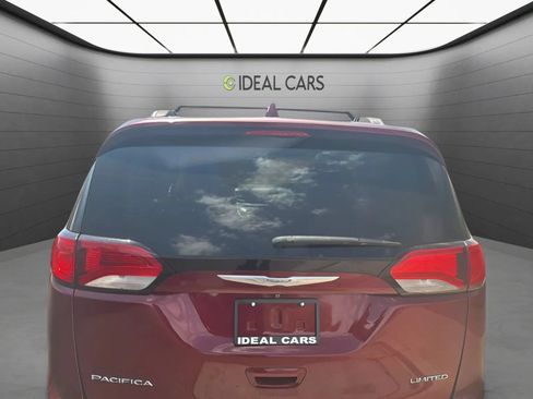 Used 2017 Chrysler Pacifica Limited FWD image 6