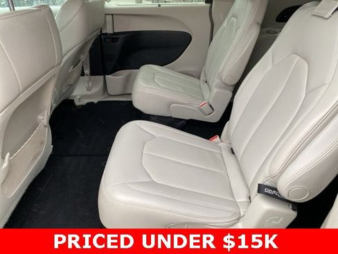 Certified 2017 Chrysler Pacifica Touring-L w/ Tire & Wheel Group image 29