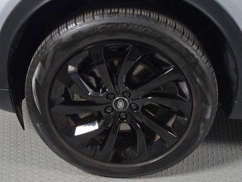 Used 2023 Land Rover Discovery Sport SE AWD/4WD image 9