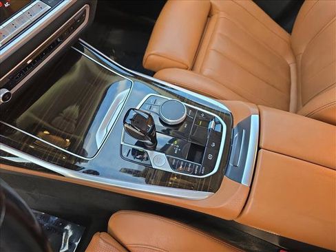 Used 2020 BMW X7 xDrive40i w/ Cold Weather Package image 25