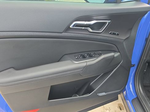 New 2026 Kia Sportage SX FWD image 18