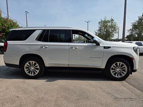 Used 2022 GMC Yukon SLT w/ SLT Premium Package AWD/4WD image 8