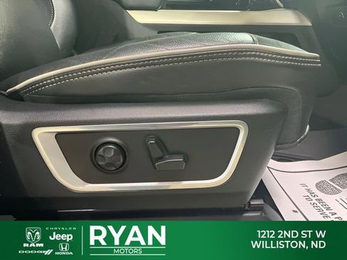 Used 2019 RAM 1500 Laramie AWD/4WD image 32