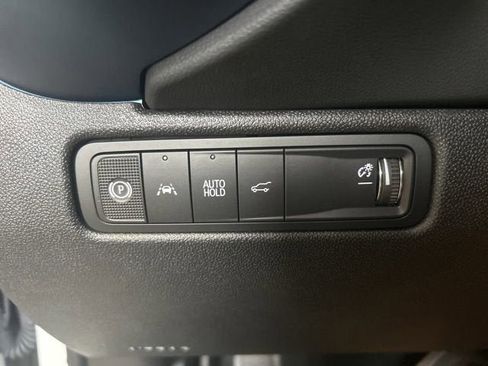 New 2025 Chevrolet Equinox EV LT image 19