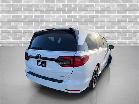 Used 2024 Honda Odyssey Sport image 3