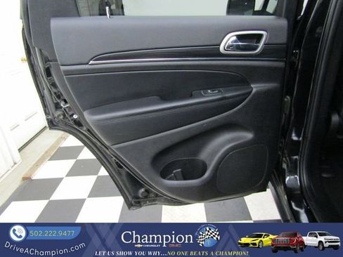 Used 2020 Jeep Grand Cherokee Limited w/ Luxury Group II image 19