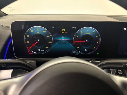 Used 2021 Mercedes-Benz GLB 250 image 33
