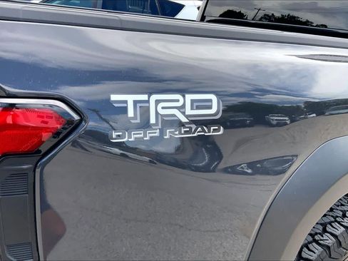 Used 2024 Toyota Tacoma TRD Off-Road AWD/4WD image 10