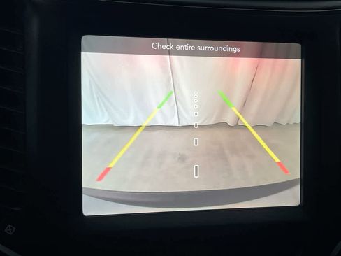 Used 2019 Jeep Cherokee Trailhawk w/ Cold Weather Group AWD/4WD image 17