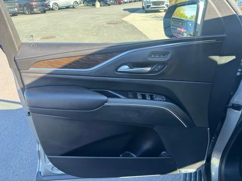 Used 2023 Cadillac Escalade Sport Platinum w/ LPO, ONYX Package AWD/4WD image 19