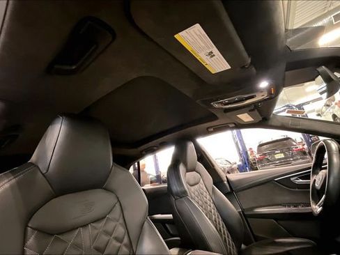 Used 2022 Audi SQ8 Prestige image 22