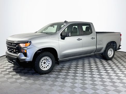 Used 2023 Chevrolet Silverado 1500 W/T w/ Trailering Package AWD/4WD image 4