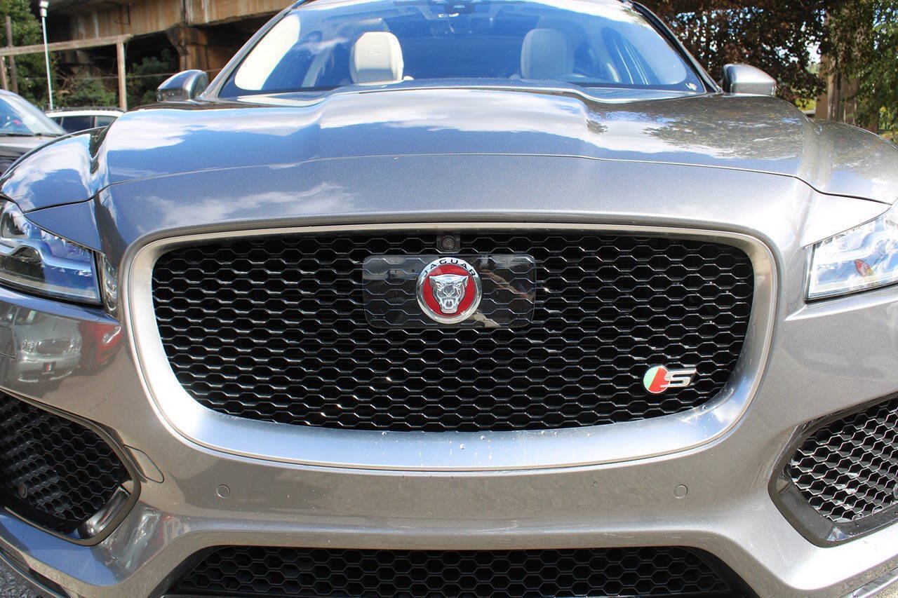 Used 2019 Jaguar F-PACE S AWD/4WD image 11