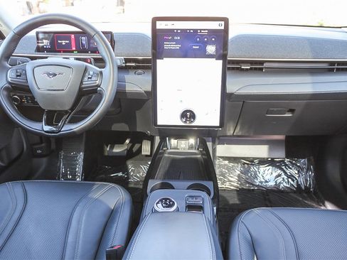 Certified 2024 Ford Mustang Mach-E Premium image 17